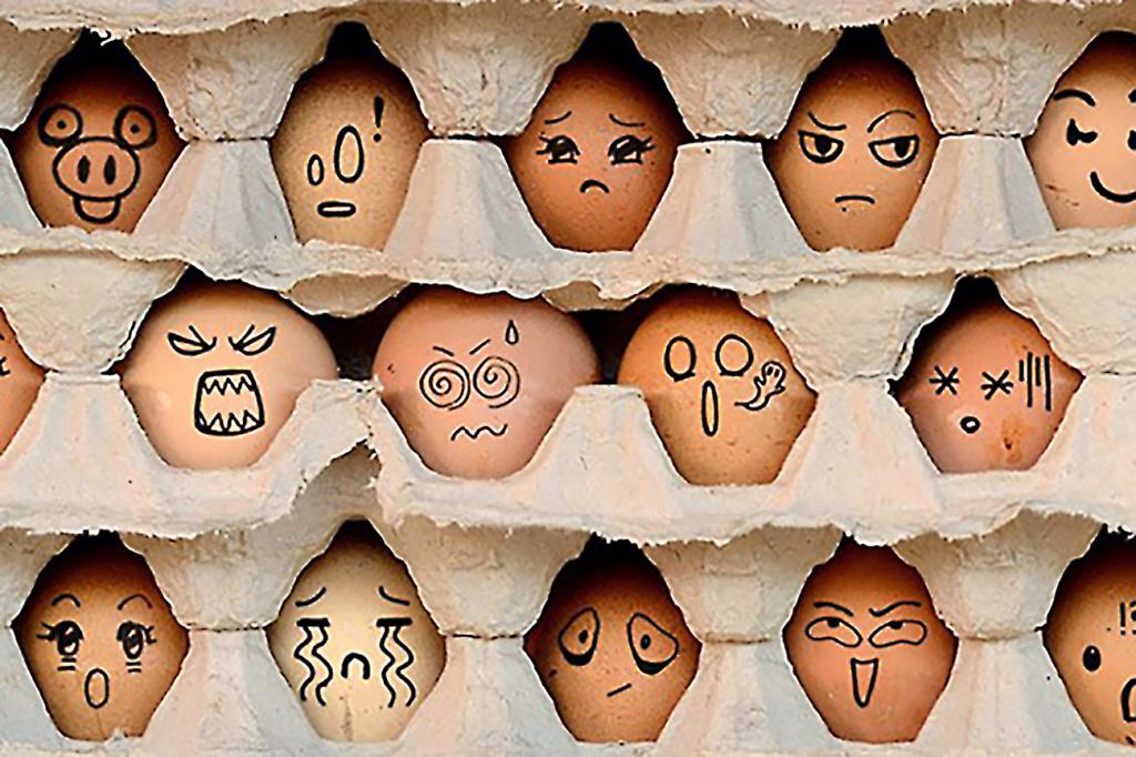 яйца с нарисованными лицами